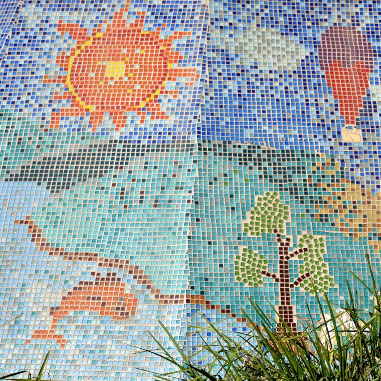 DSC_8821WT Mural 3sun and trees scaled