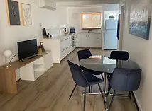 d1c4ae_a8f1458c8438475eb518c66b6f0e9230~mv2